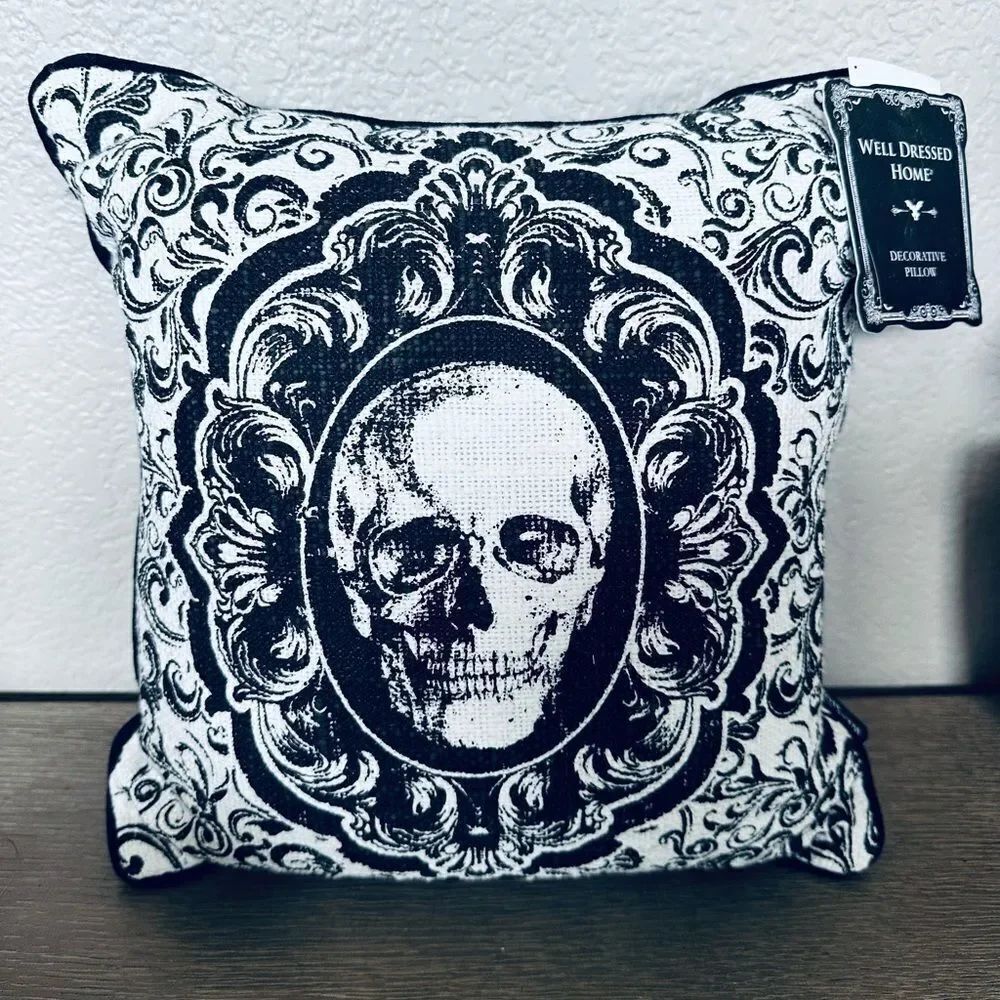 Gothic Halloween Skull Cameo Throw Pillow